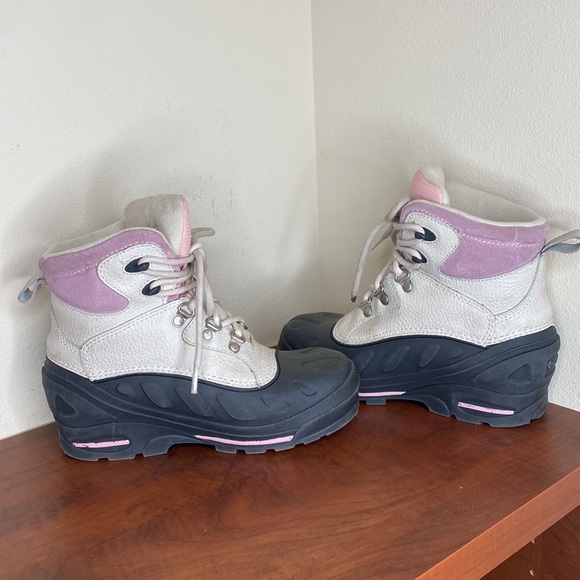 Columbia Youth Big Girl’s Snow Boots, Size 4, Black, Pink, White - Picture 7 of 10